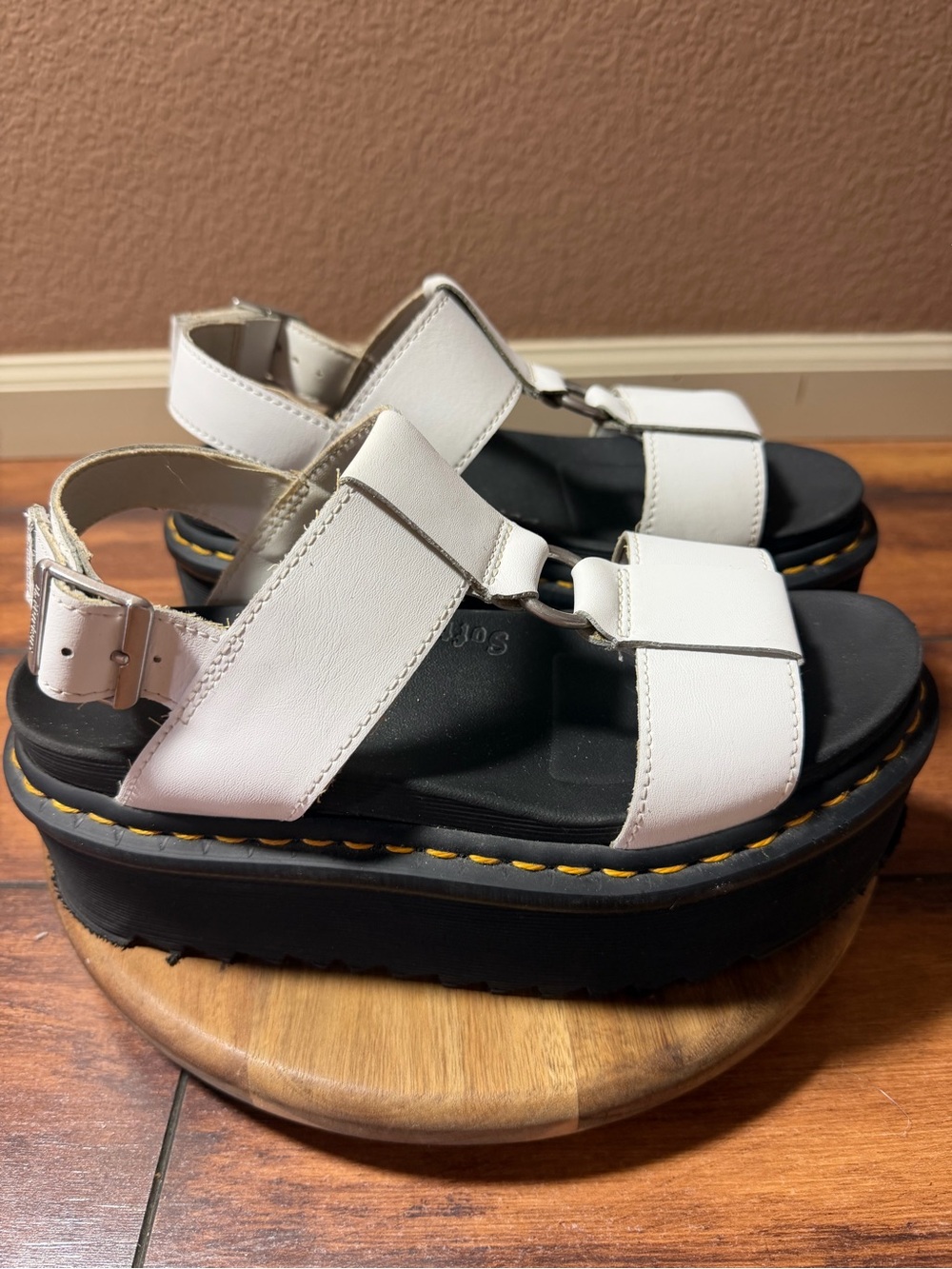 Dr. Martens Francis White Leather Strap Platform Sandals Size 7 - Picture 2 of 14